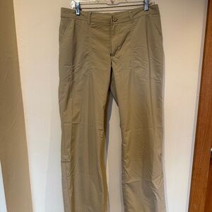 Patagonia roll-up khaki pants - size 10